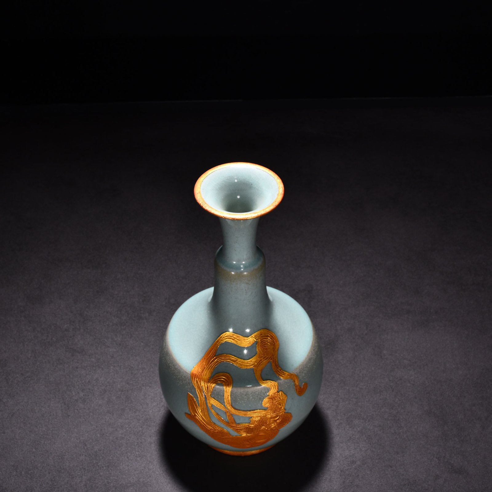 Song Dynasty Ru kiln azure glazed gilt flying flask