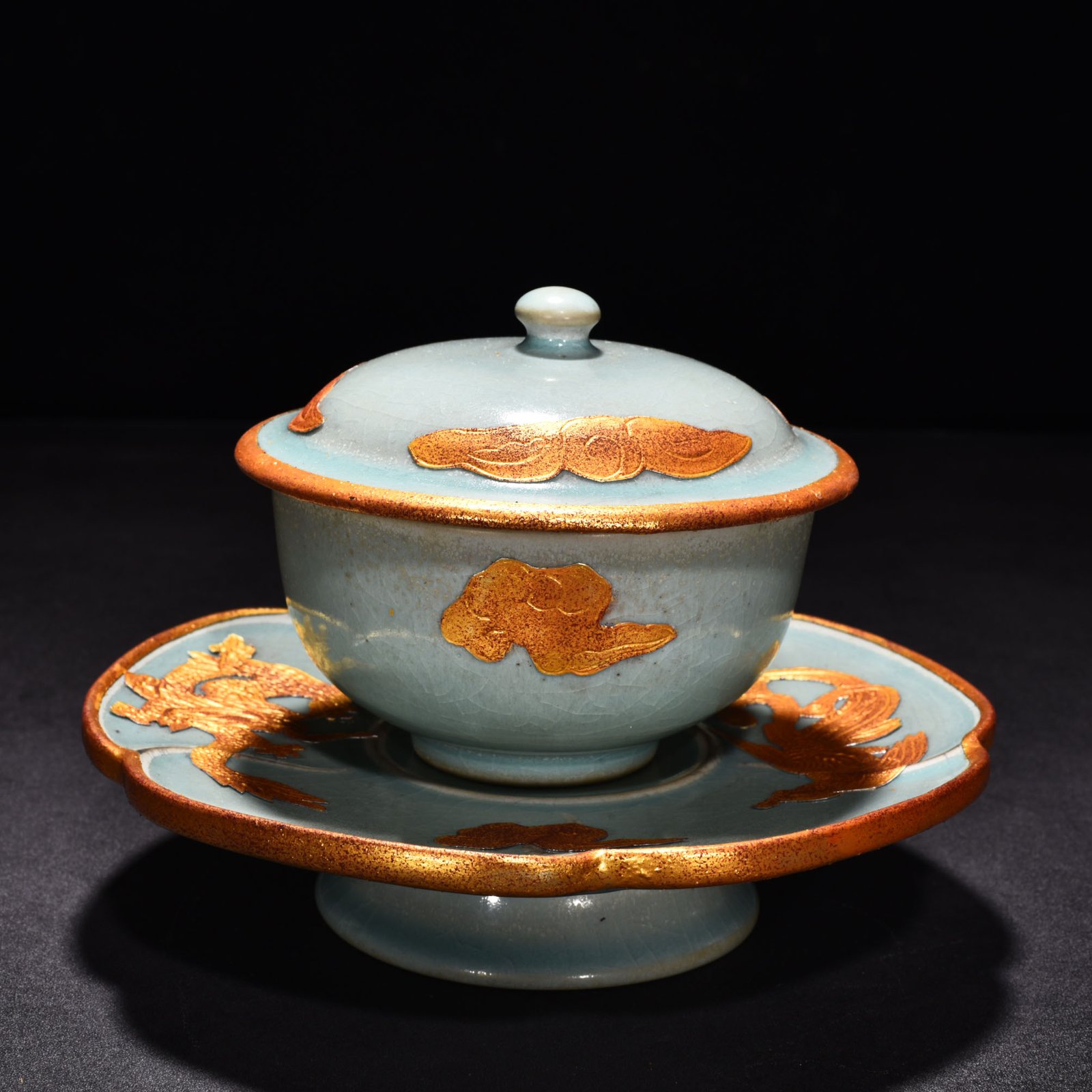 Song Dynasty Ru kiln azure glaze gilt dragon and phoenix pattern cup