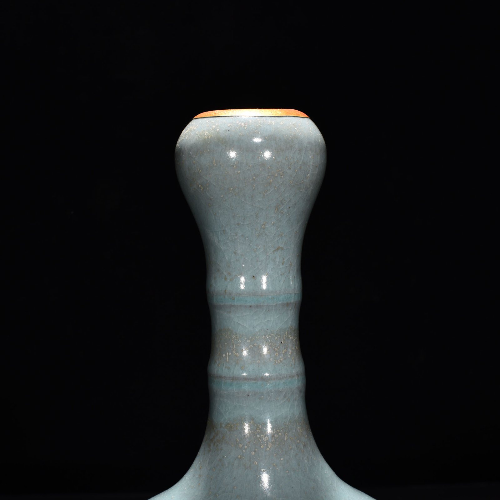 Song Dynasty Ru Kiln azure glaze gilt dragon pattern garlic vase