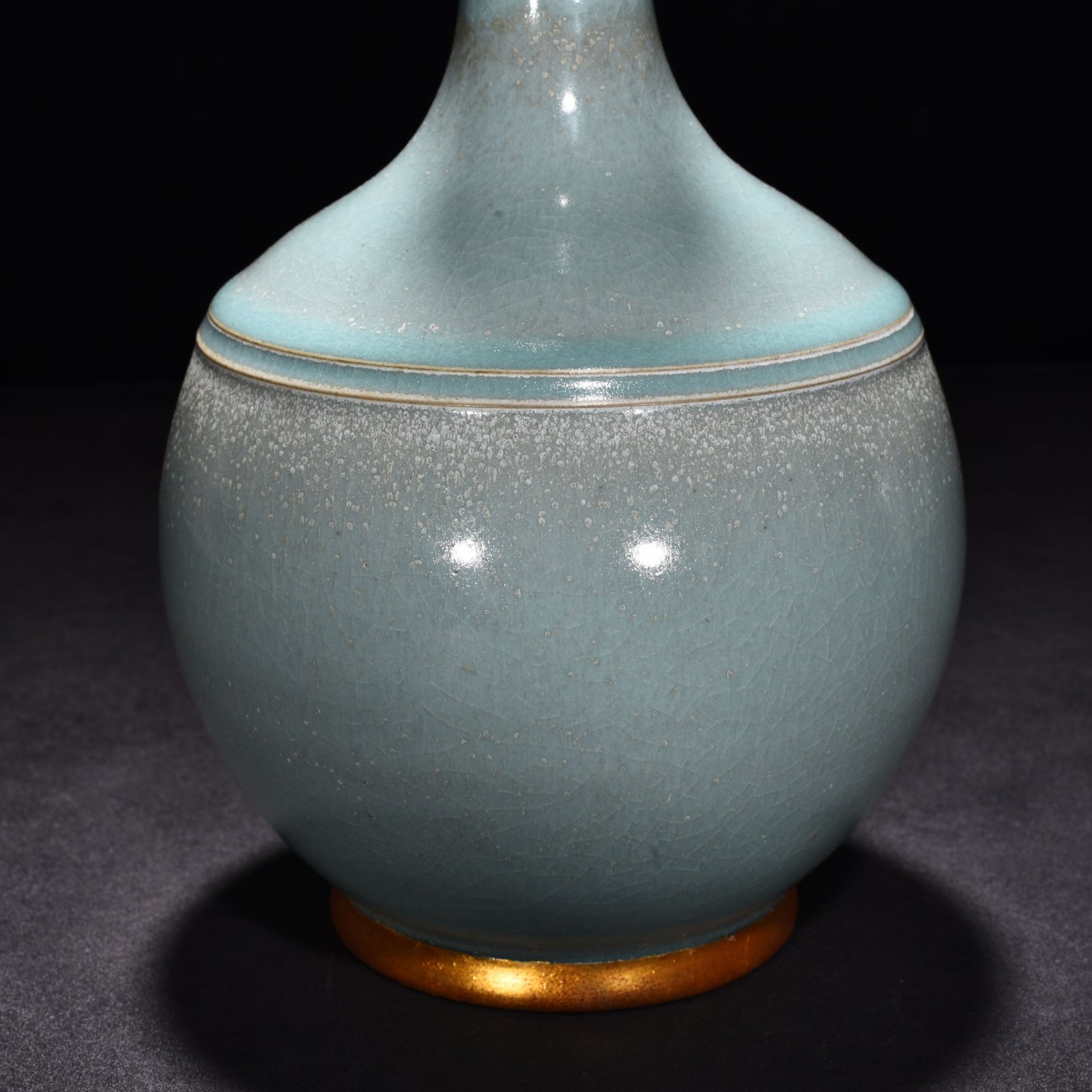 Song Dynasty Ru Kiln azure glaze gilt dragon pattern garlic vase