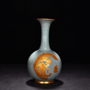 Song Dynasty Ru Kiln azure glaze gilt dragon flask