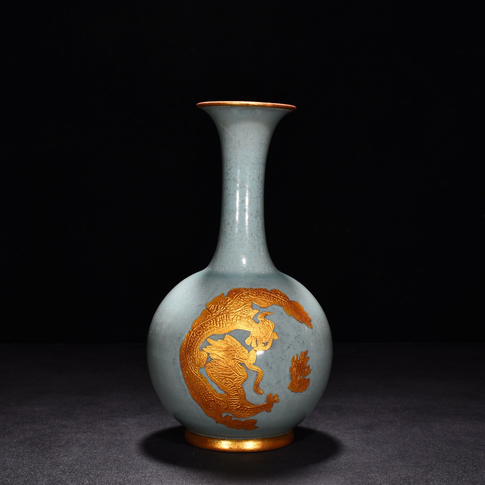 Song Dynasty Ru Kiln azure glaze gilt dragon flask