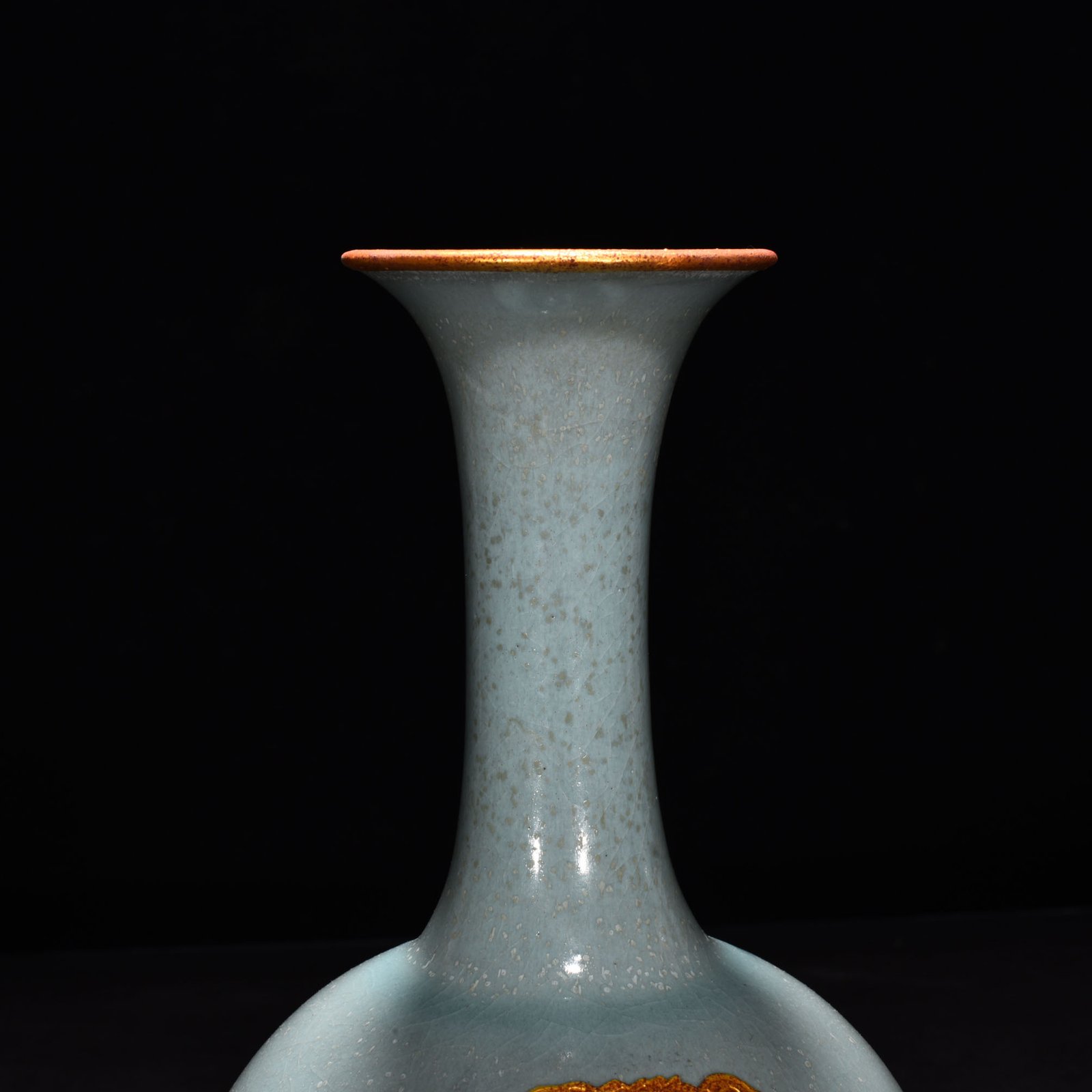 Song Dynasty Ru Kiln azure glaze gilt dragon flask