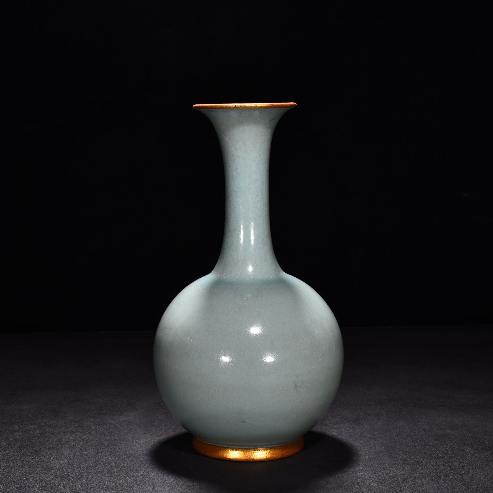 Song Dynasty Ru Kiln azure glaze gilt dragon flask