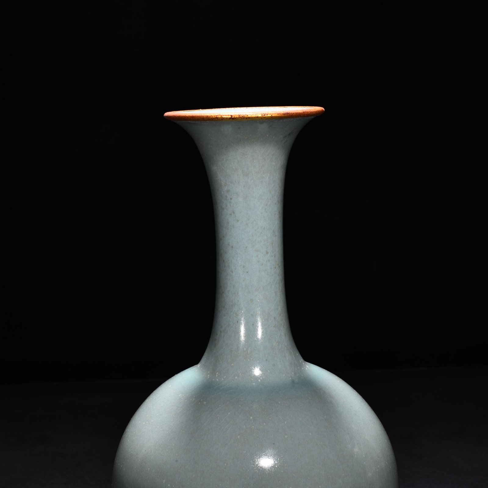 Song Dynasty Ru Kiln azure glaze gilt dragon flask