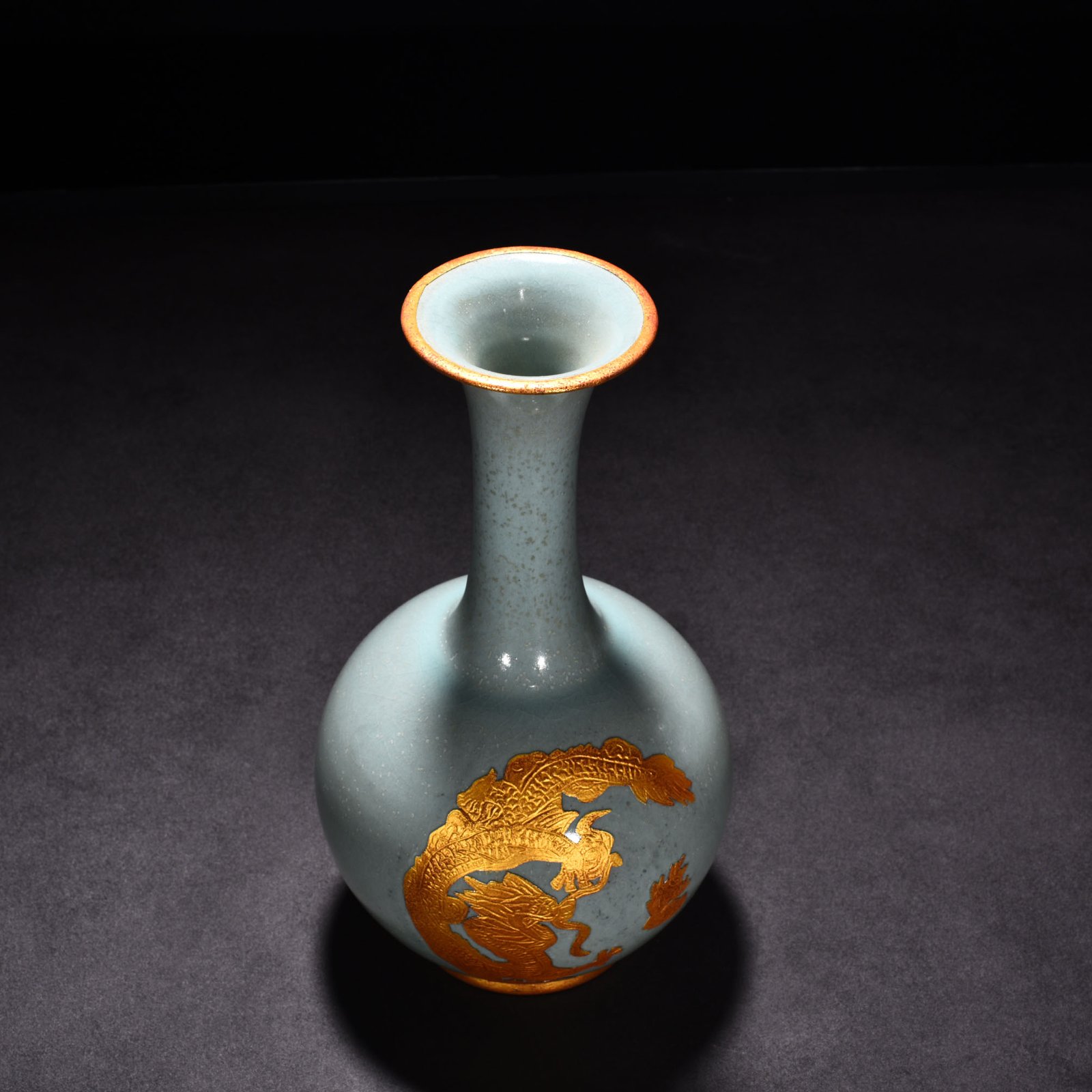 Song Dynasty Ru Kiln azure glaze gilt dragon flask