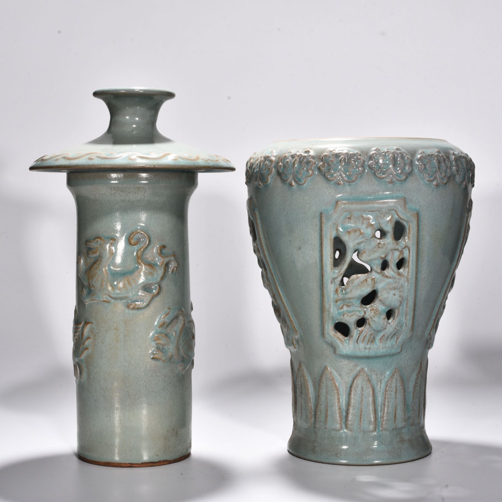Song Dynasty Ru kiln azure glaze hollow plum vase