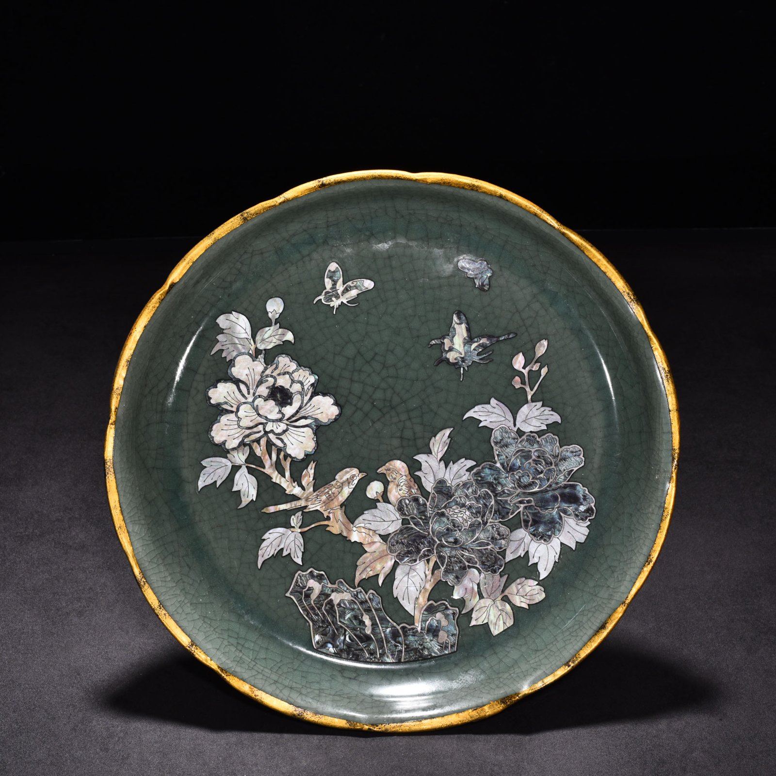 Song Dynasty Ru kiln azure glaze inlaid mouth plate