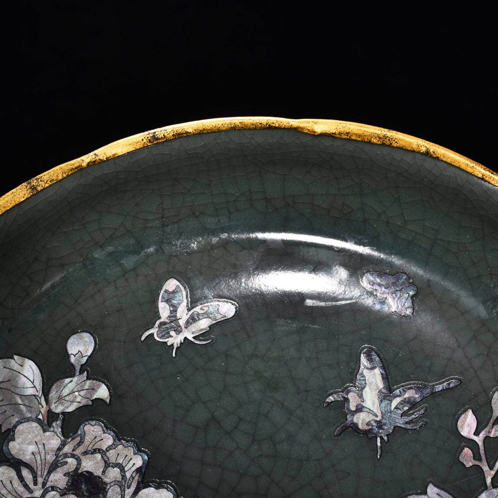 Song Dynasty Ru kiln azure glaze inlaid mouth plate