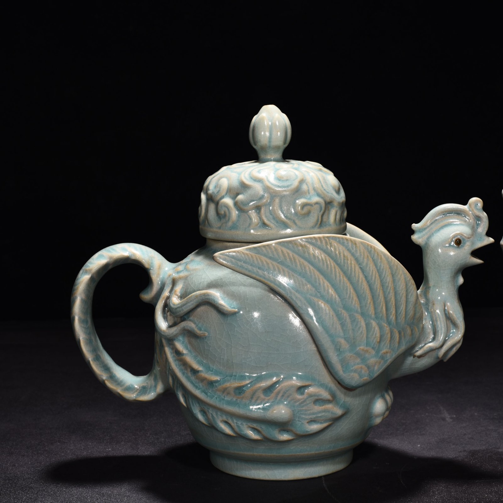 Song Dynasty Ru Kiln azure glaze pot with carved dragon and phoenix patterns