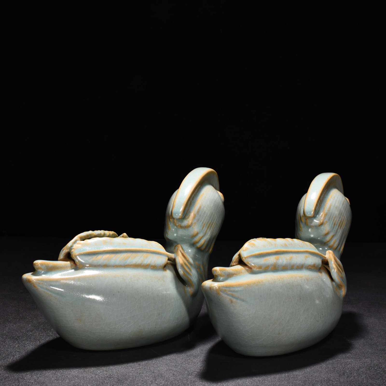 Song Dynasty Ru Kiln azure glaze mandarin duck statue