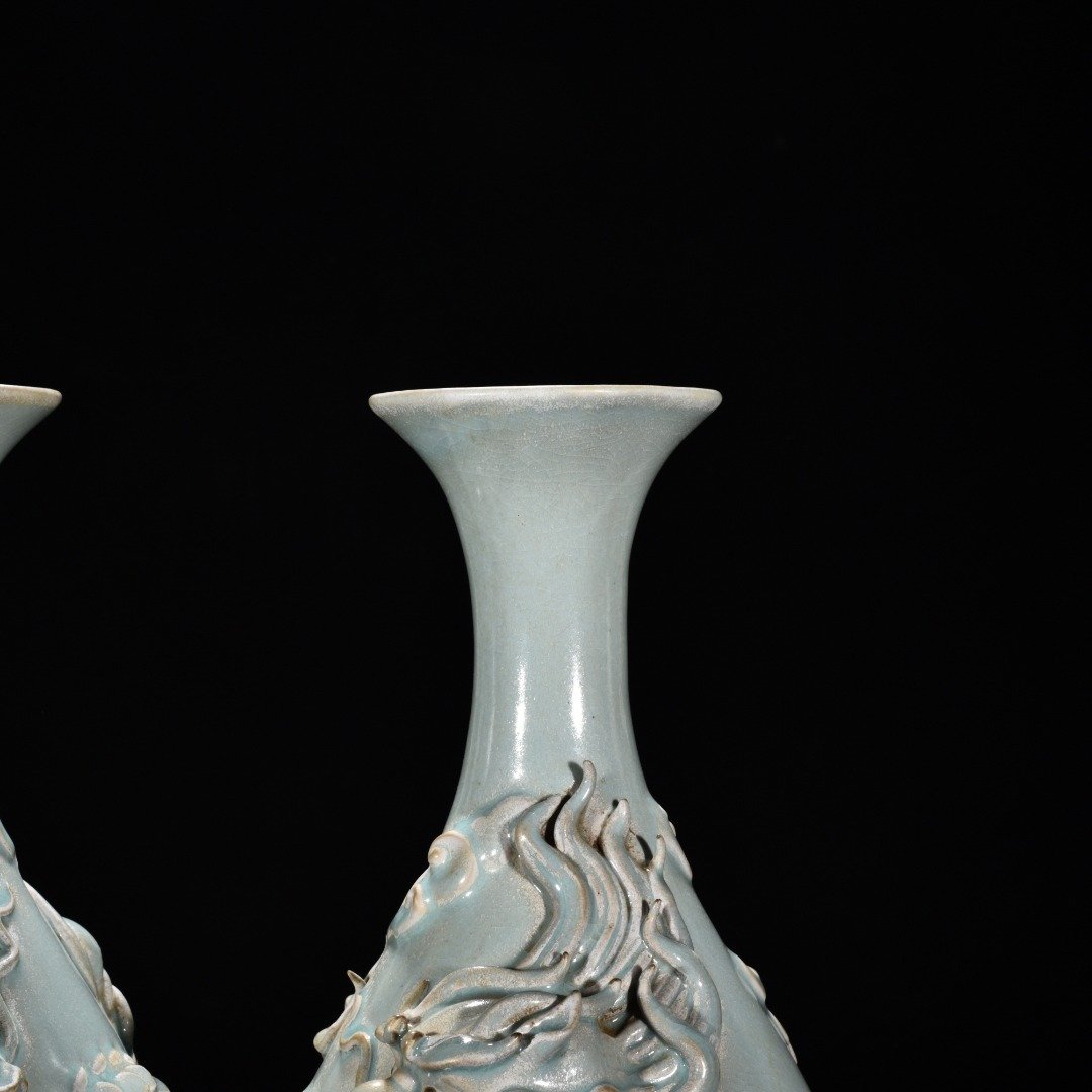 Song Dynasty Ru Kiln spring vase with azure glaze and unicorn pattern