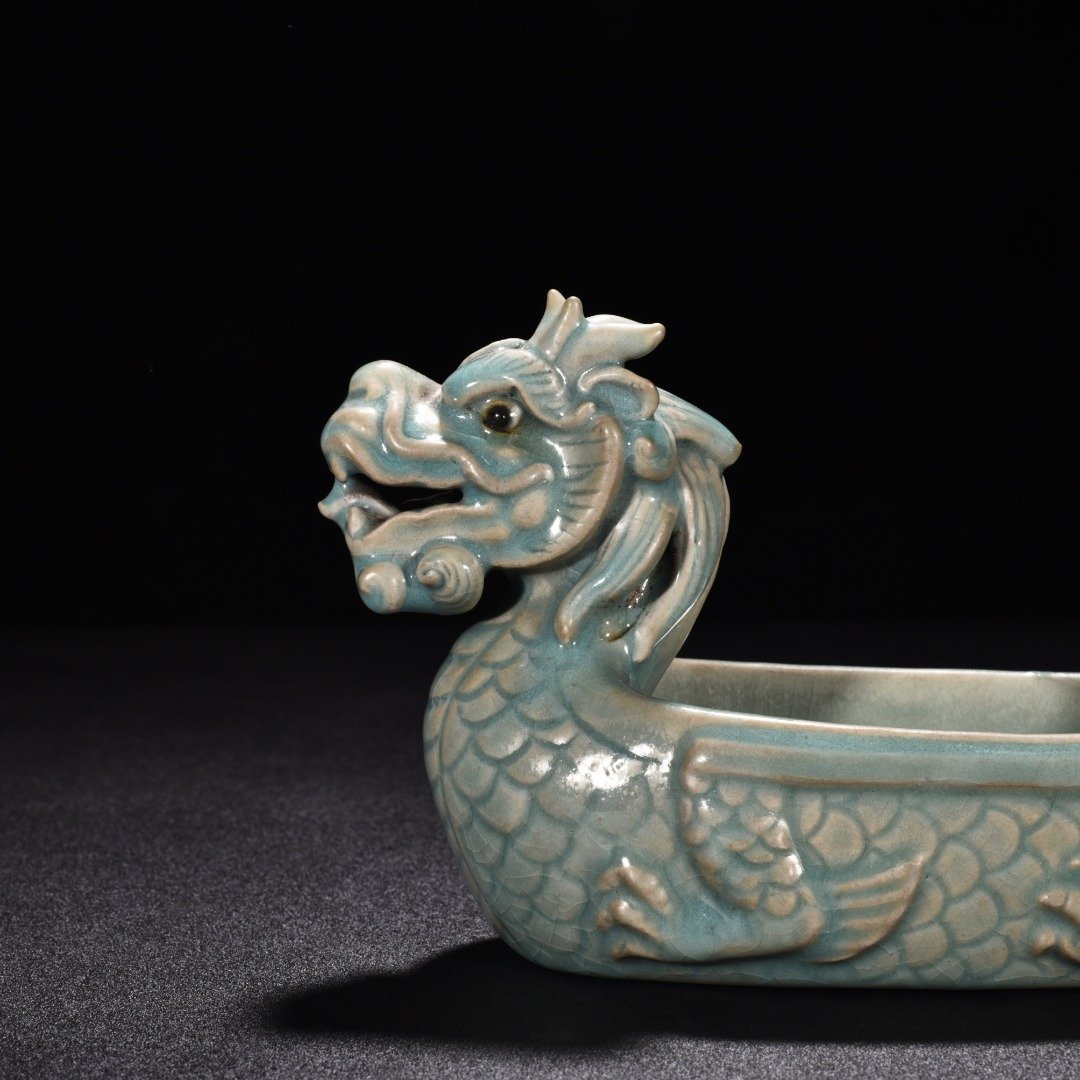 Song Dynasty Ru kiln azure glaze dragon boat washer