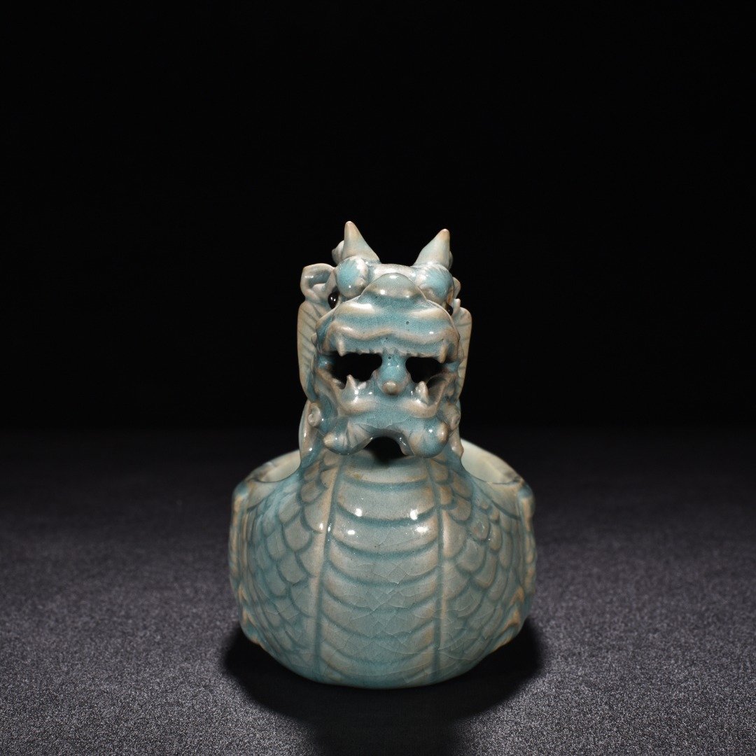 Song Dynasty Ru kiln azure glaze dragon boat washer