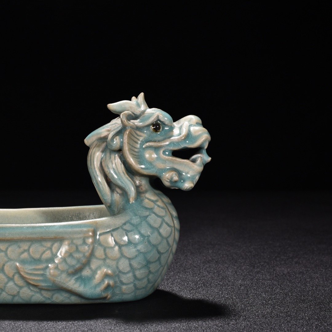 Song Dynasty Ru kiln azure glaze dragon boat washer