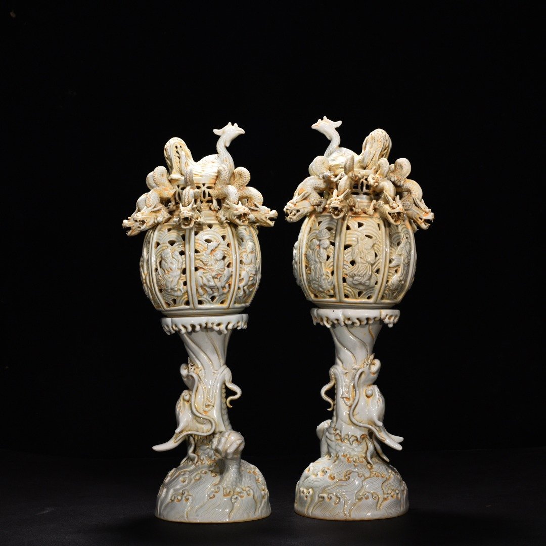 Song Dynasty Hutian Kiln Blue and White Dragon Palace Lantern
