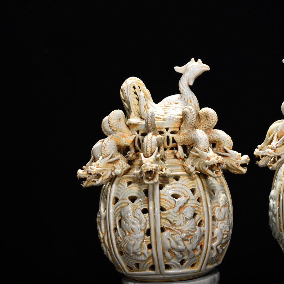 Song Dynasty Hutian Kiln Blue and White Dragon Palace Lantern
