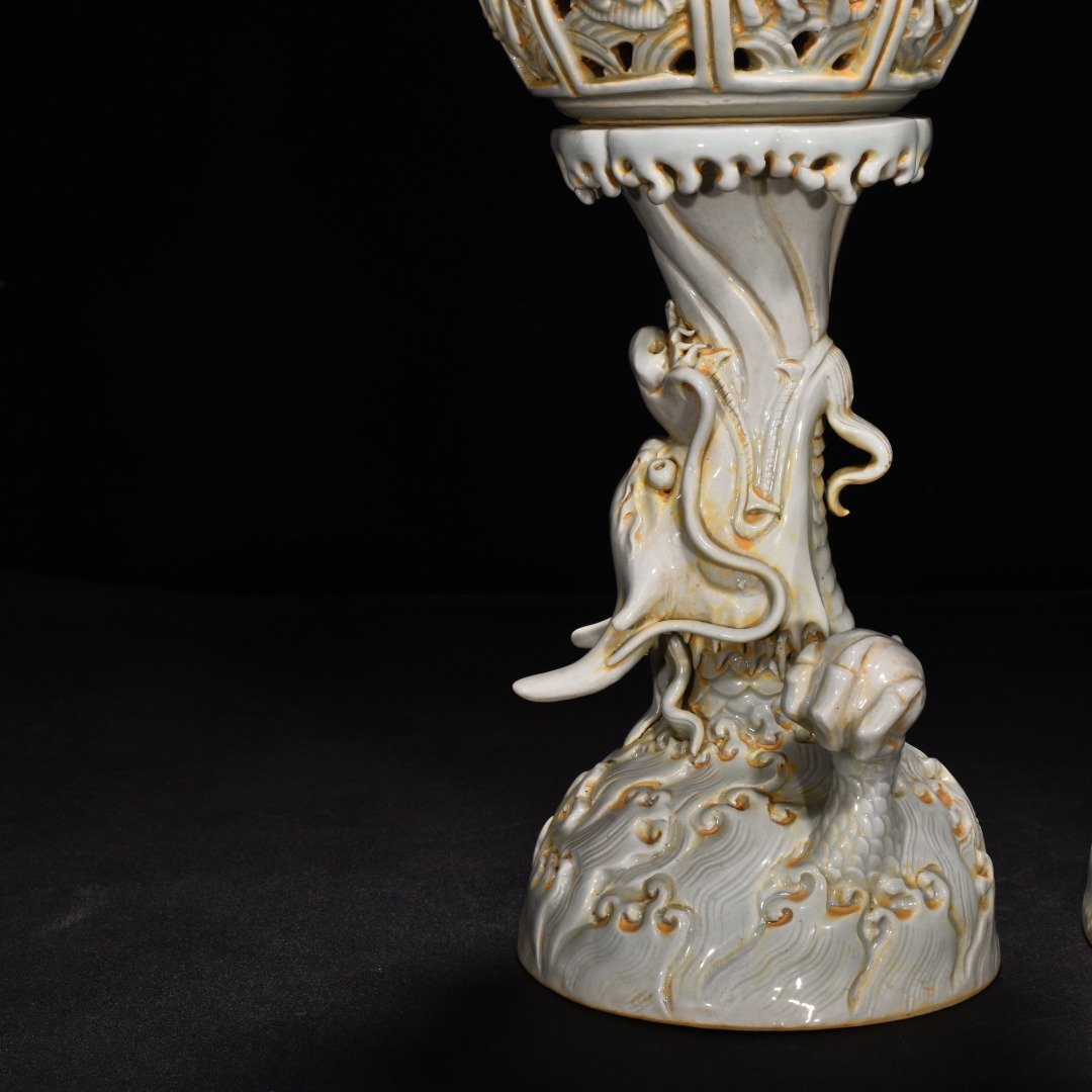 Song Dynasty Hutian Kiln Blue and White Dragon Palace Lantern