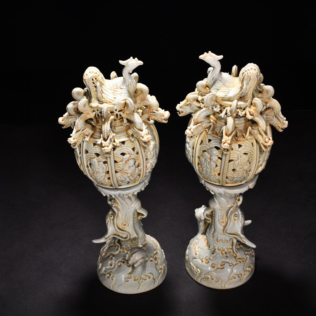 Song Dynasty Hutian Kiln Blue and White Dragon Palace Lantern