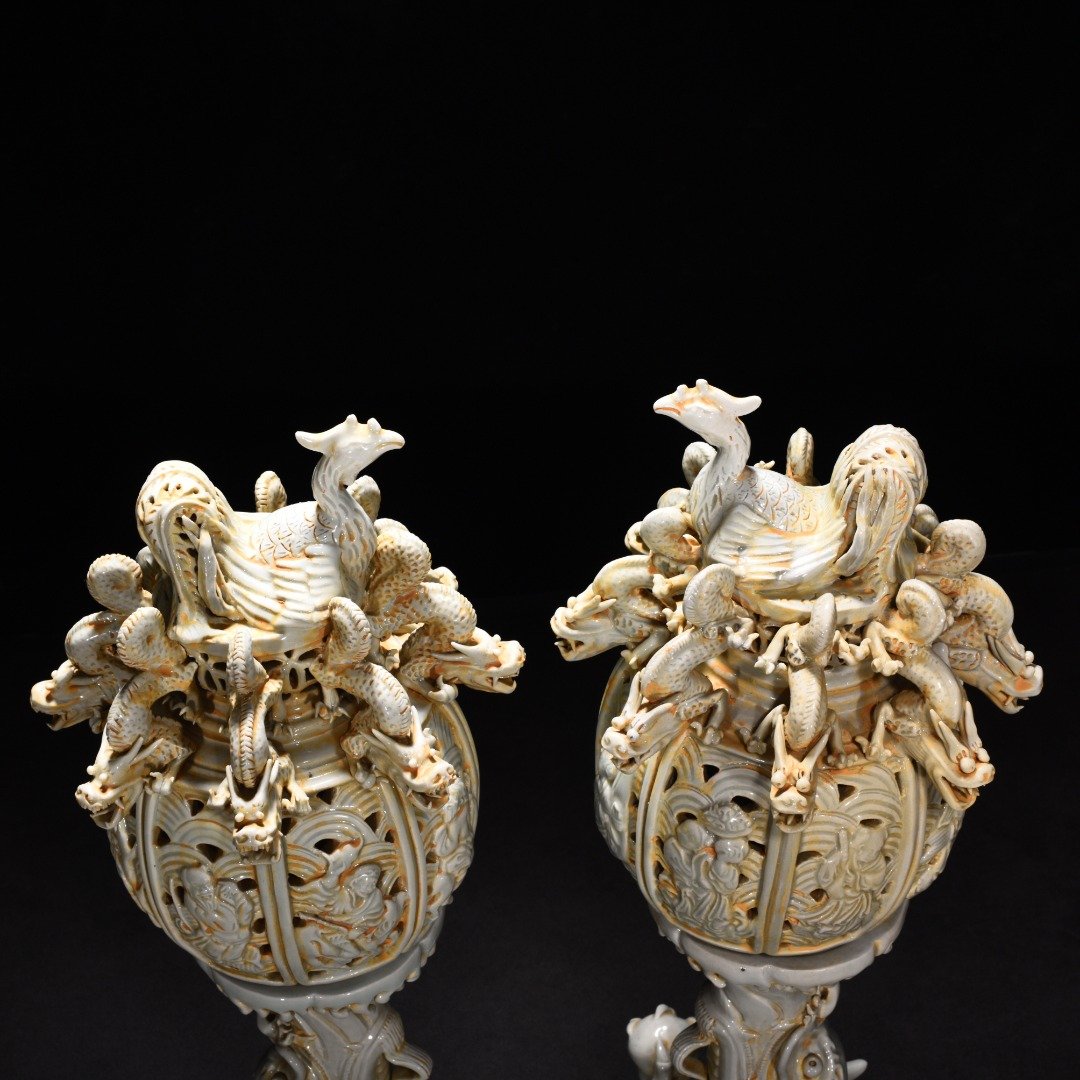 Song Dynasty Hutian Kiln Blue and White Dragon Palace Lantern