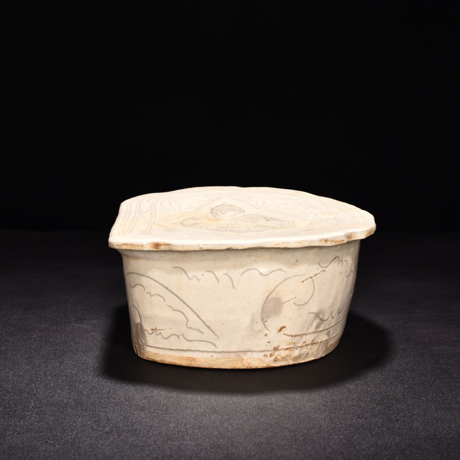 Song Dynasty Cizhou kiln pearl and flower pattern pillow