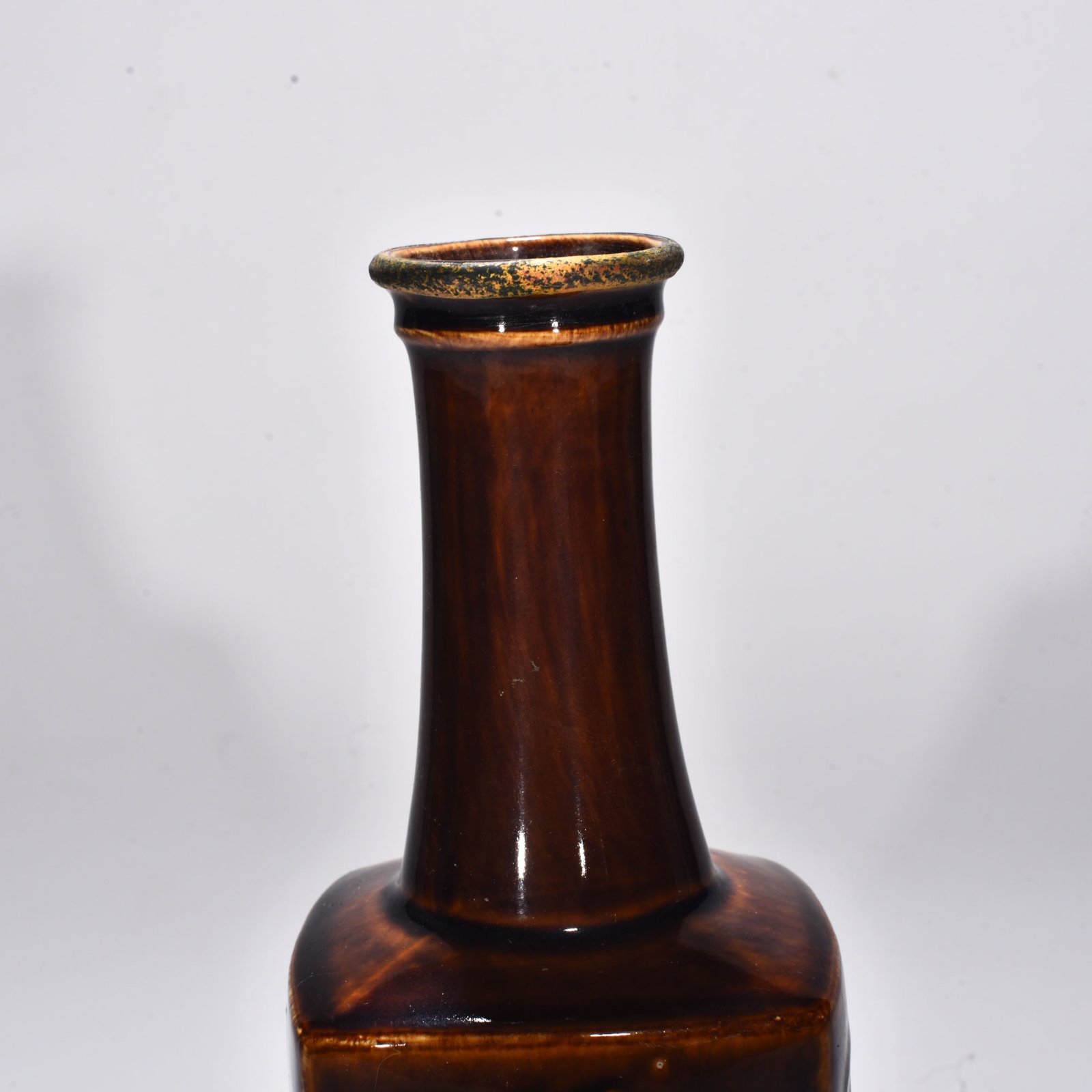 Song Dynasty official rabbit pattern square vase