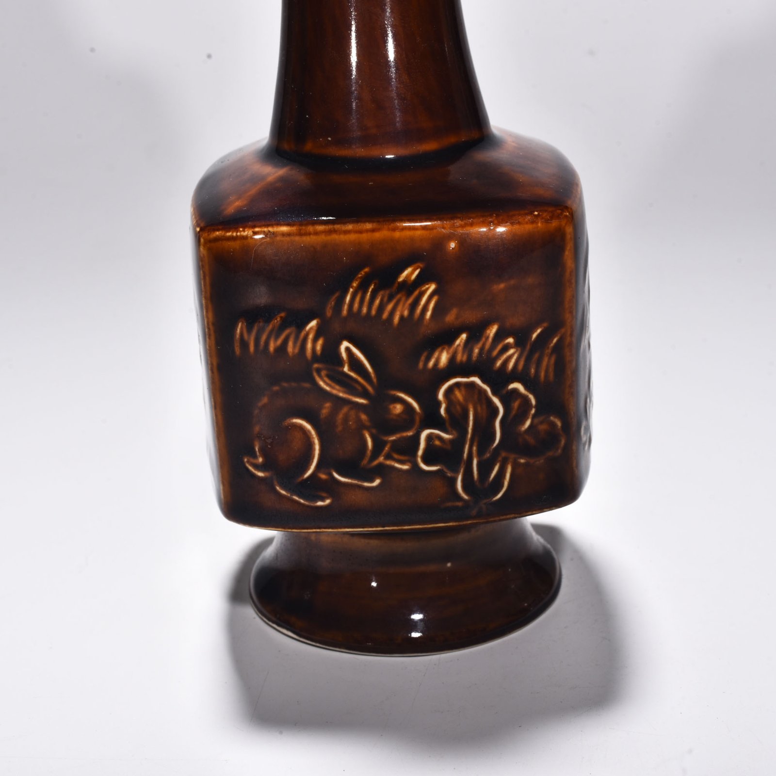 Song Dynasty official rabbit pattern square vase