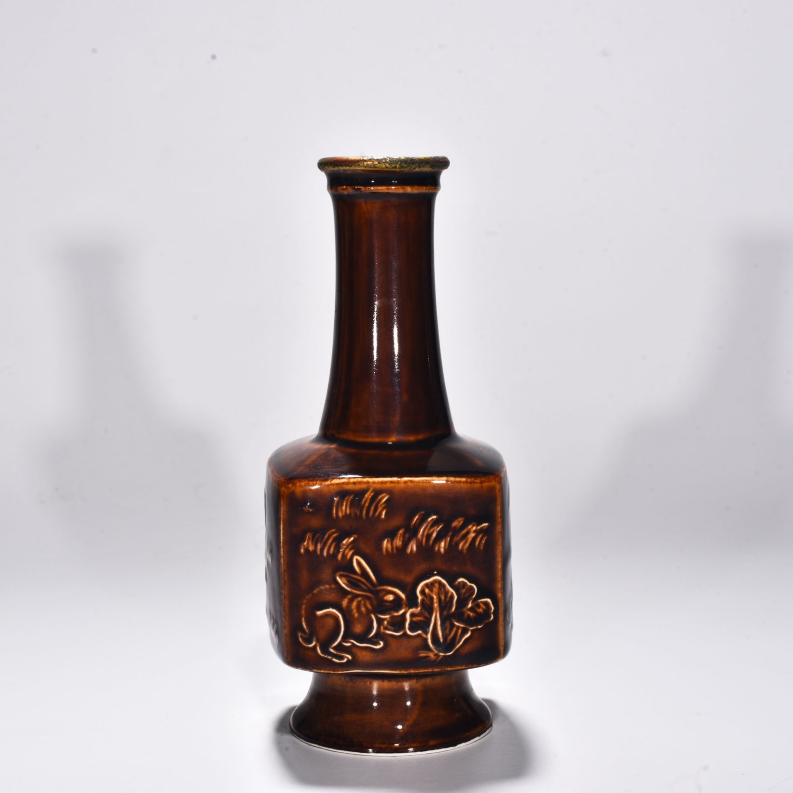Song Dynasty official rabbit pattern square vase