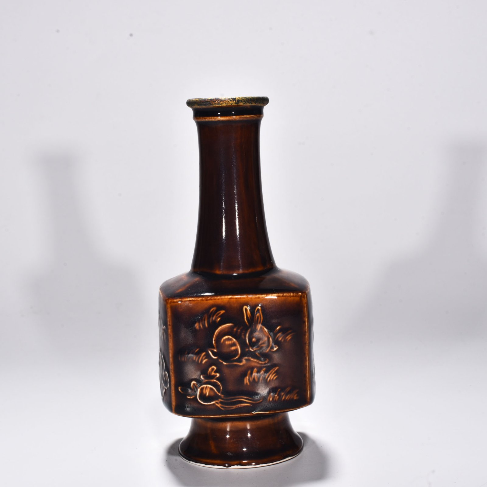 Song Dynasty official rabbit pattern square vase