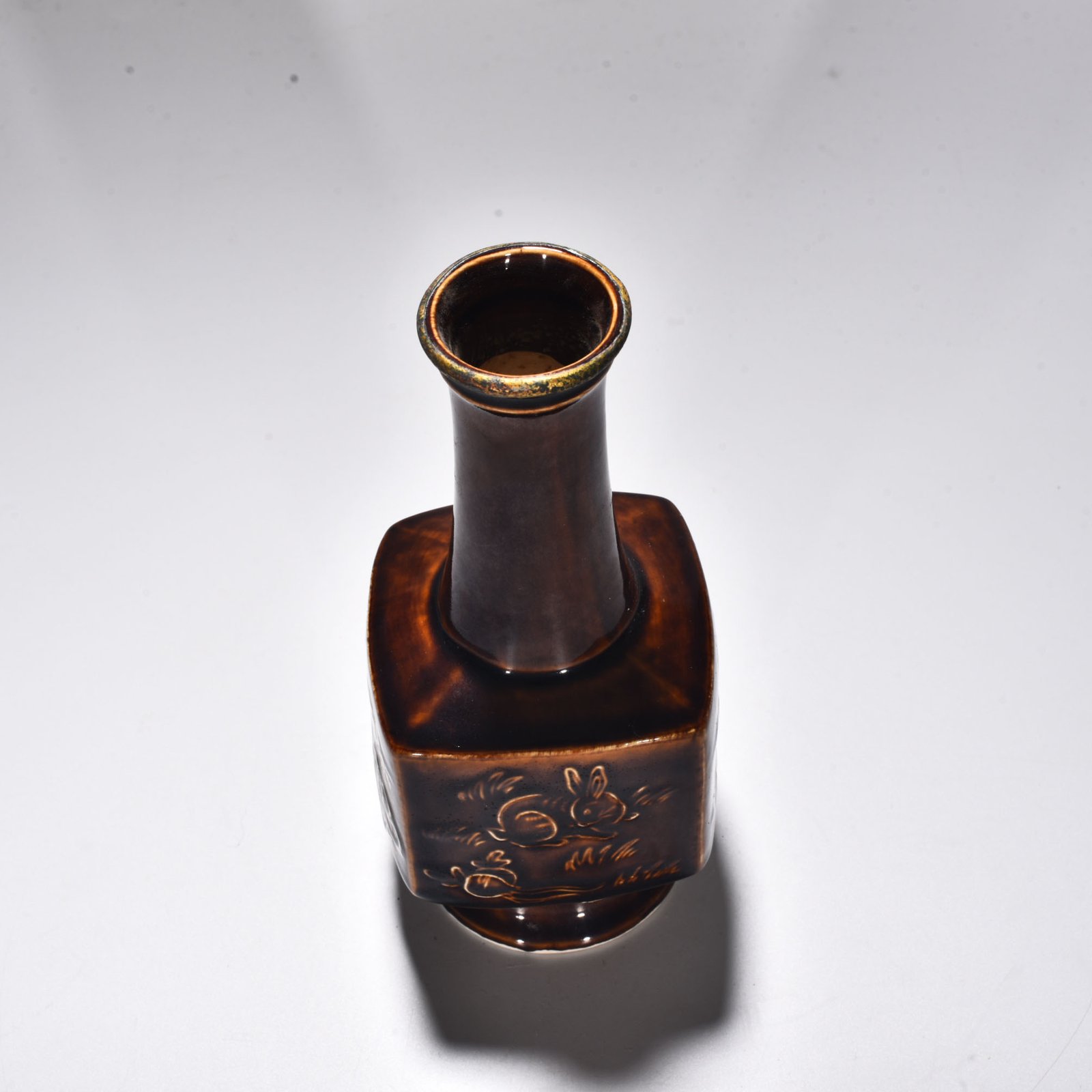 Song Dynasty official rabbit pattern square vase