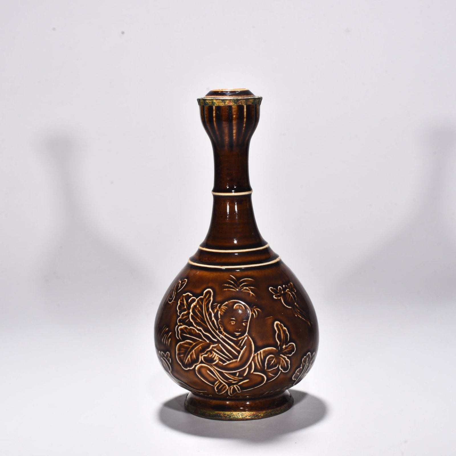 Song Dynasty official Dingying Garlic vase with pattern