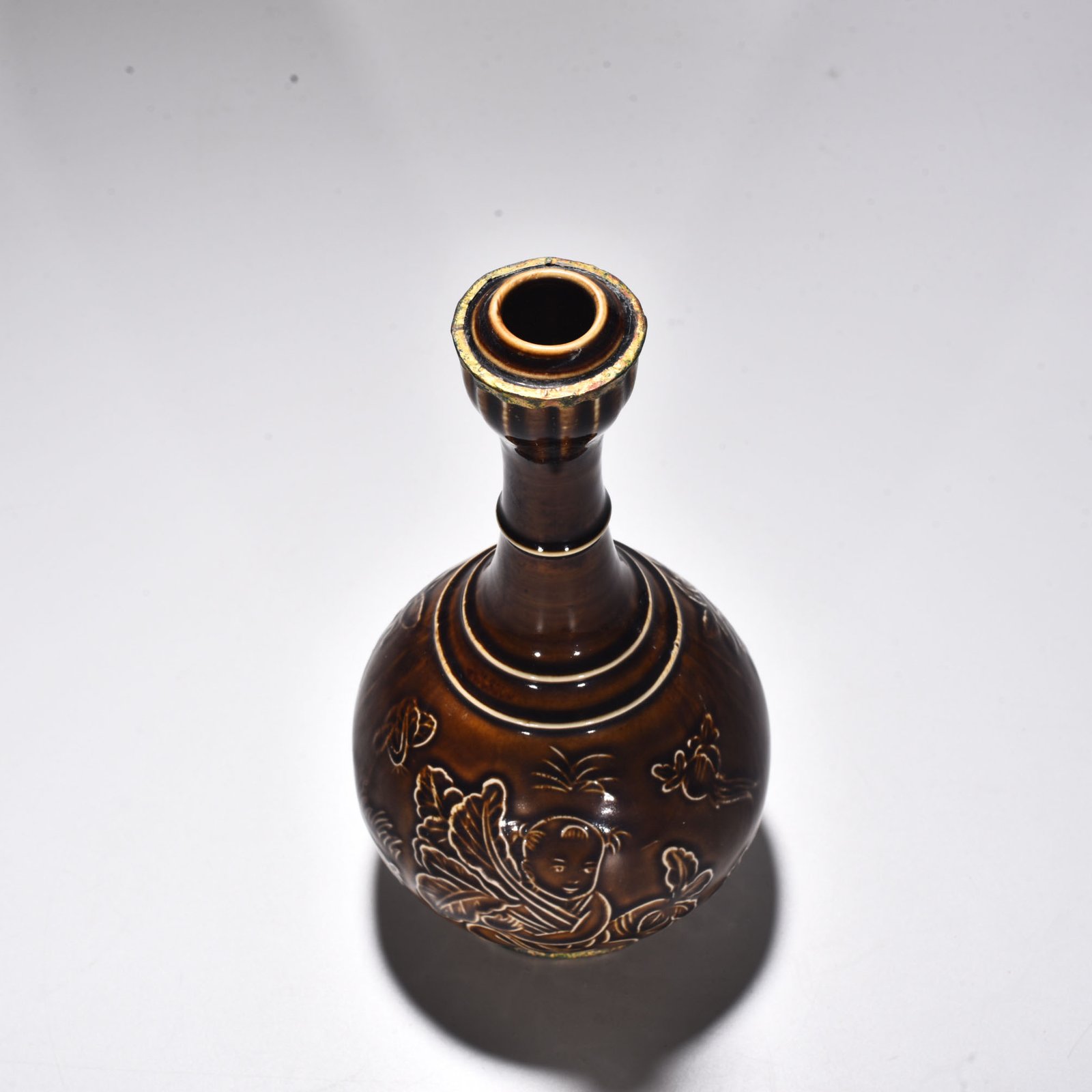 Song Dynasty official Dingying Garlic vase with pattern
