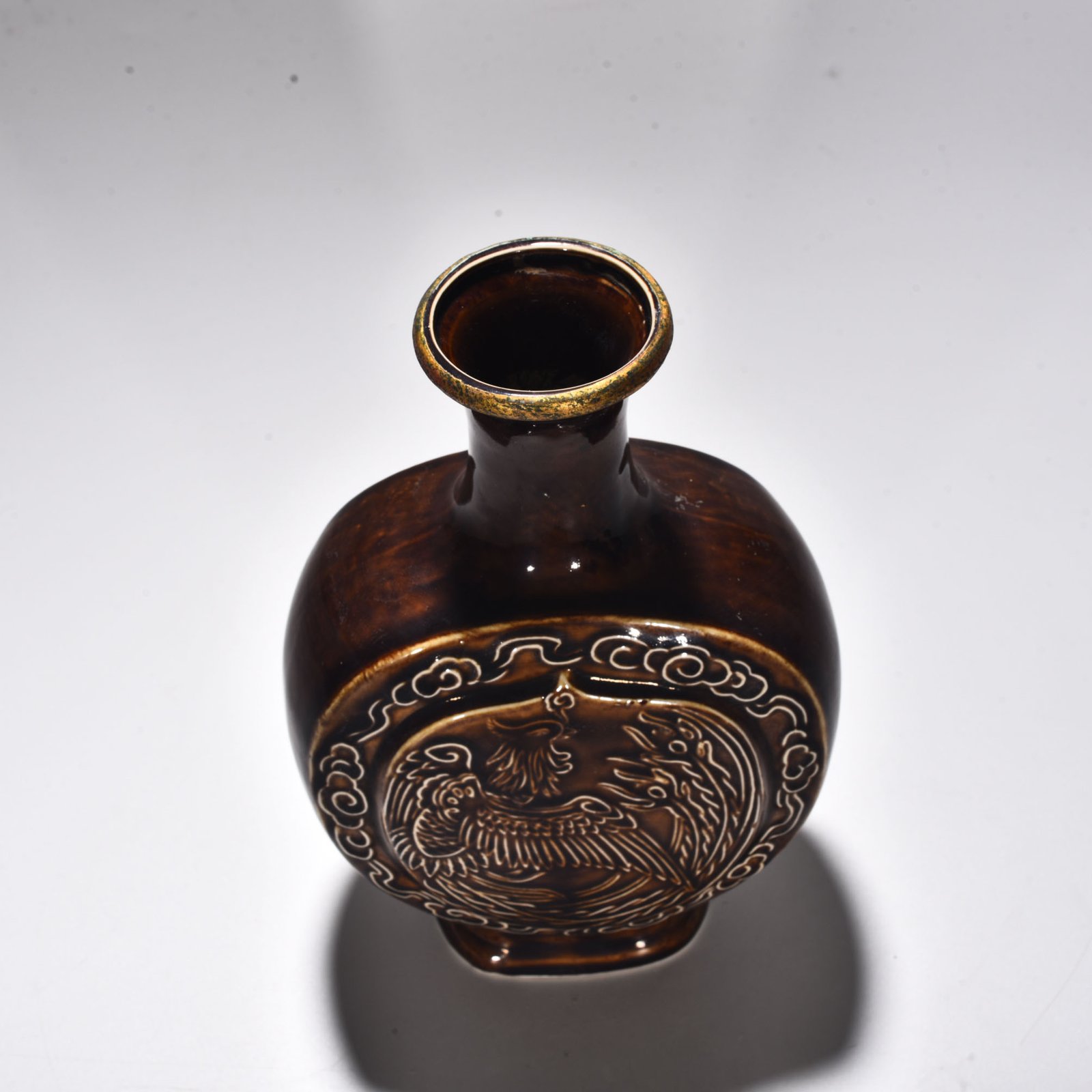 Song Dynasty official Ziding round phoenix pattern flat vase
