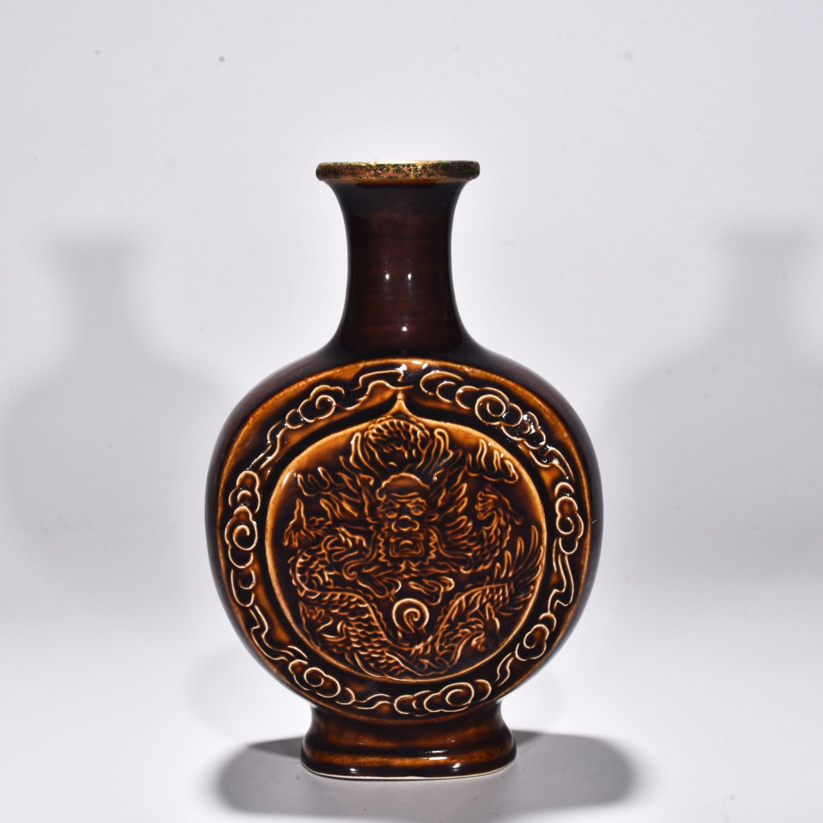 Song Dynasty official Ziding round dragon pattern moon vase