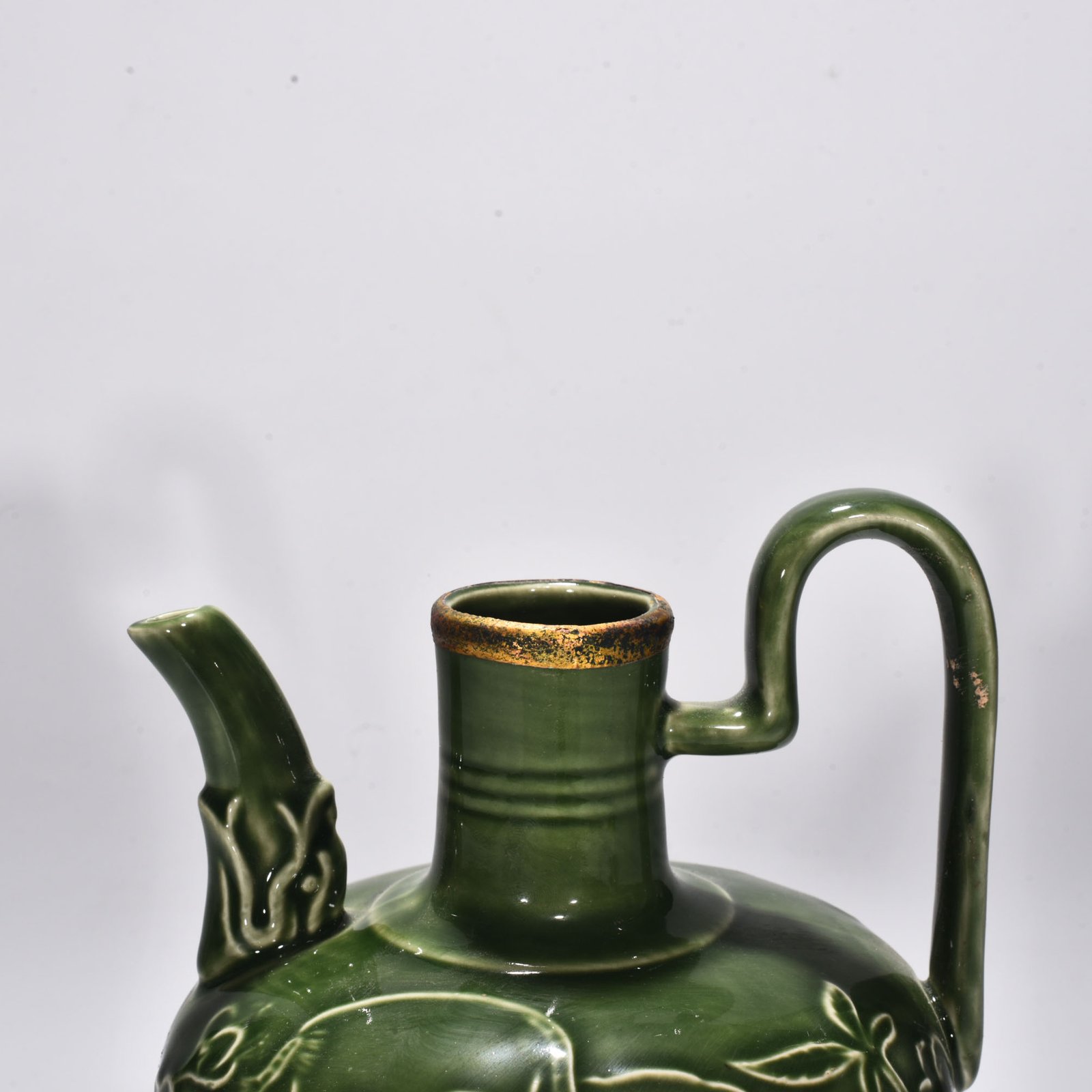Song Dynasty official green Dingying opera pattern teapot