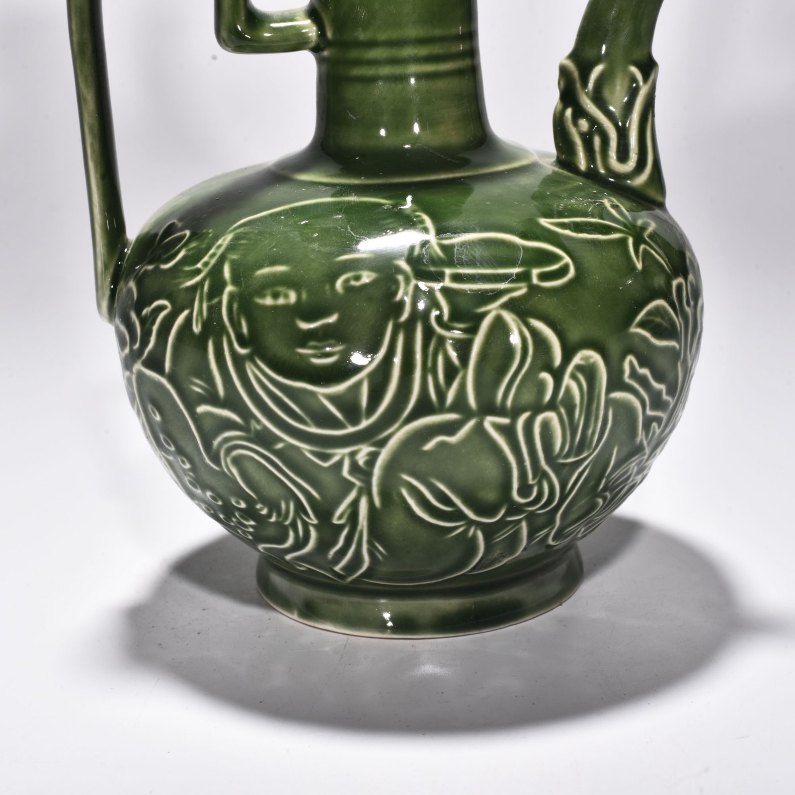 Song Dynasty official green Dingying opera pattern teapot