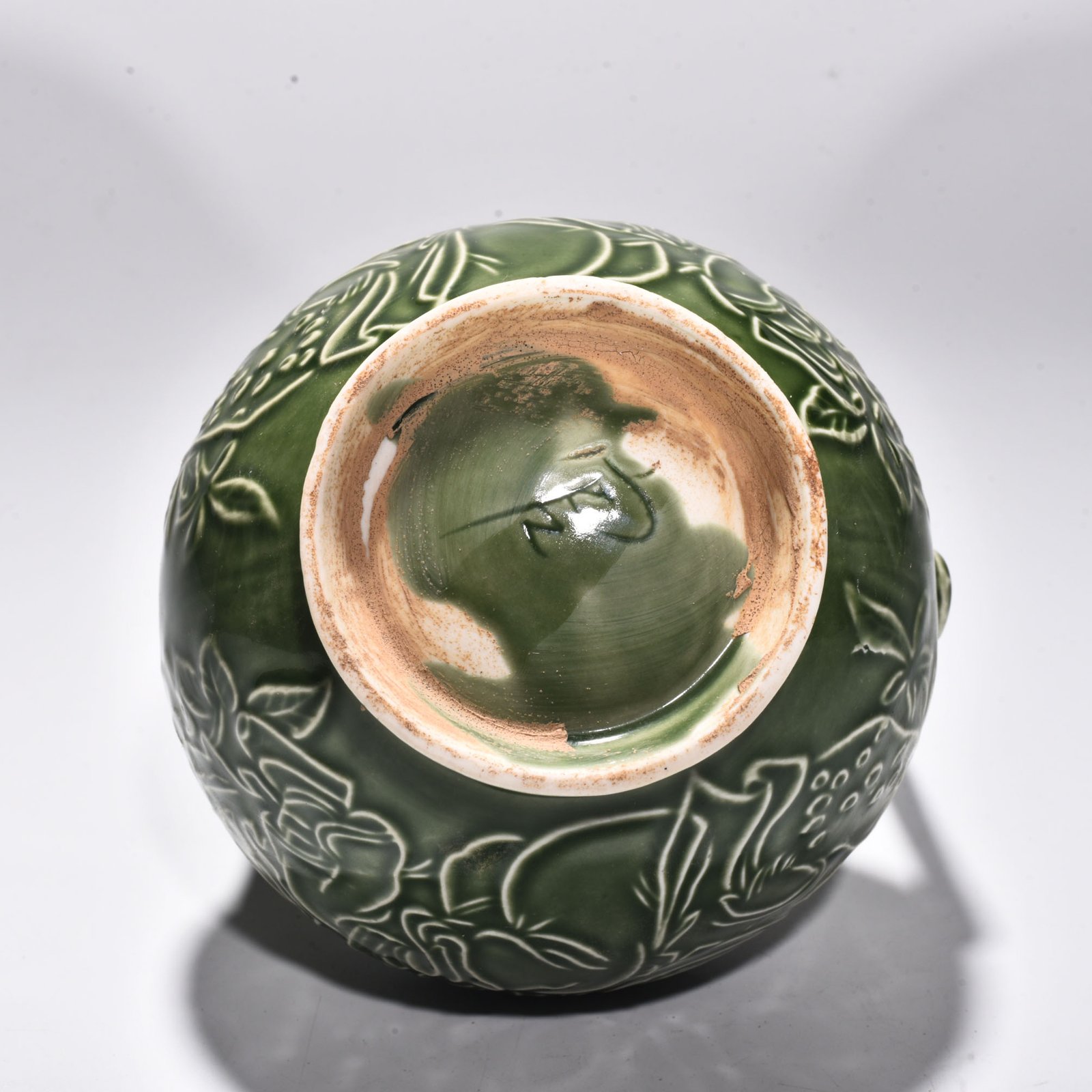Song Dynasty official green Dingying opera pattern teapot