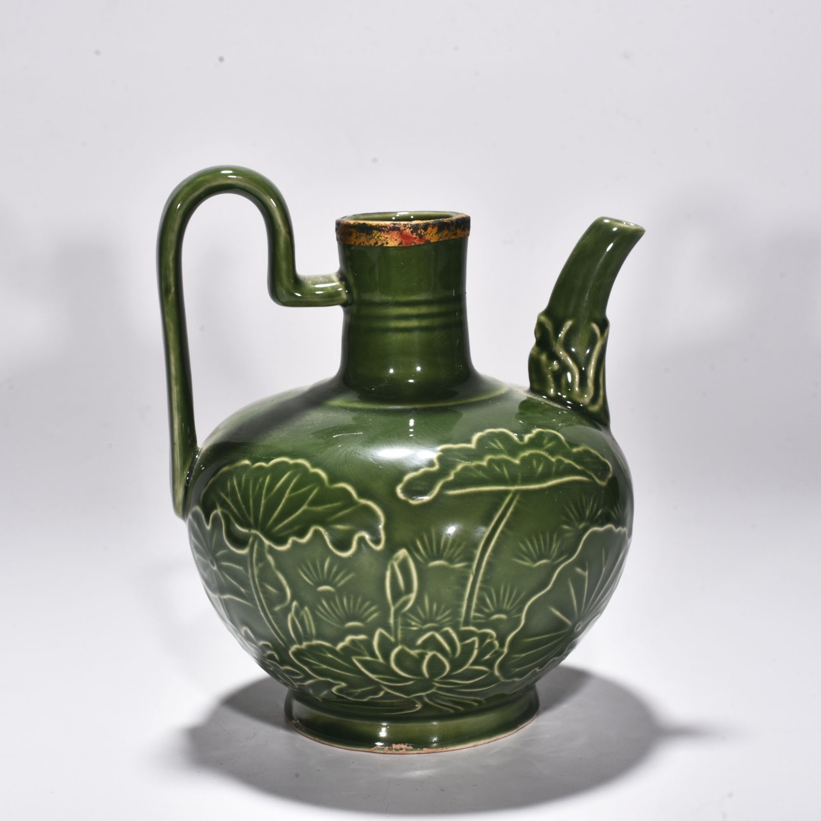 Song Dynasty official Green Dingying Play Pattern Holding Ewer