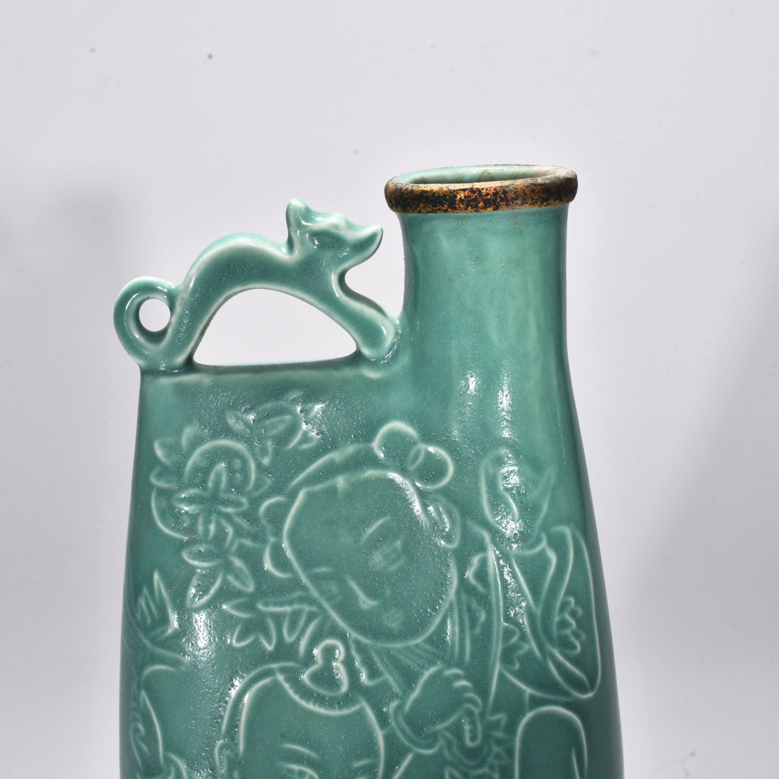 Song Dynasty official green Dingying play pattern leather bag flat pot