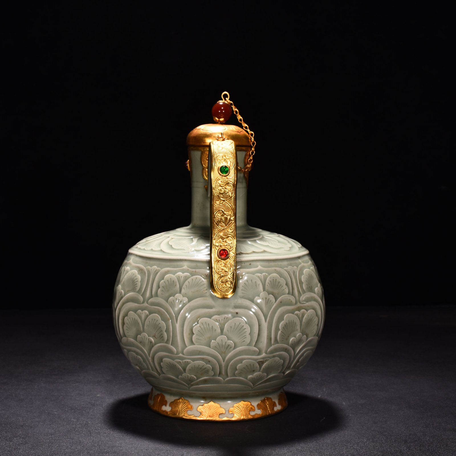 Song Dynasty Yaozhou kiln colorful carved eight sided pot