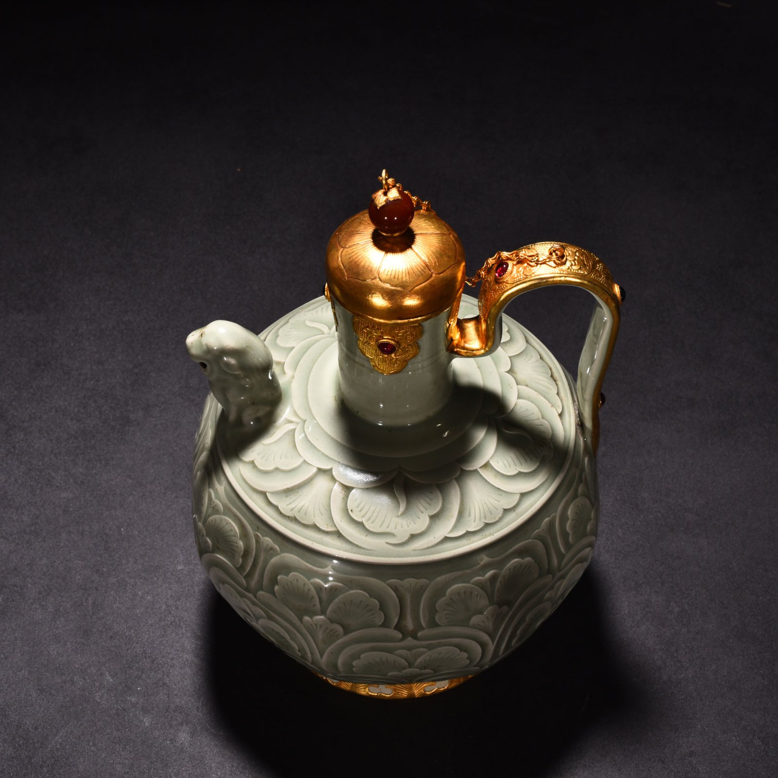 Song Dynasty Yaozhou kiln colorful carved eight sided pot