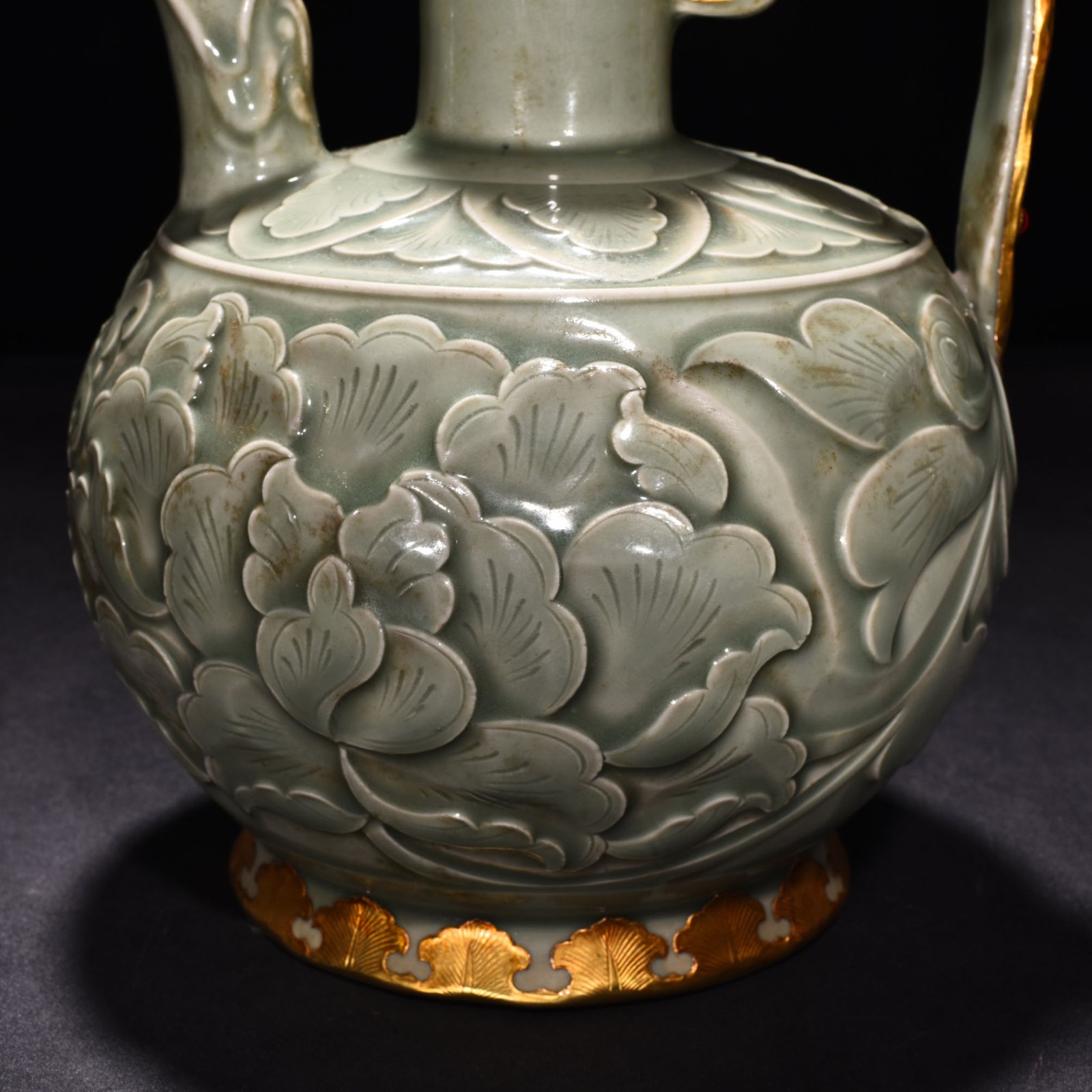 Song Dynasty Yaozhou kiln carved phoenix pattern flower pot