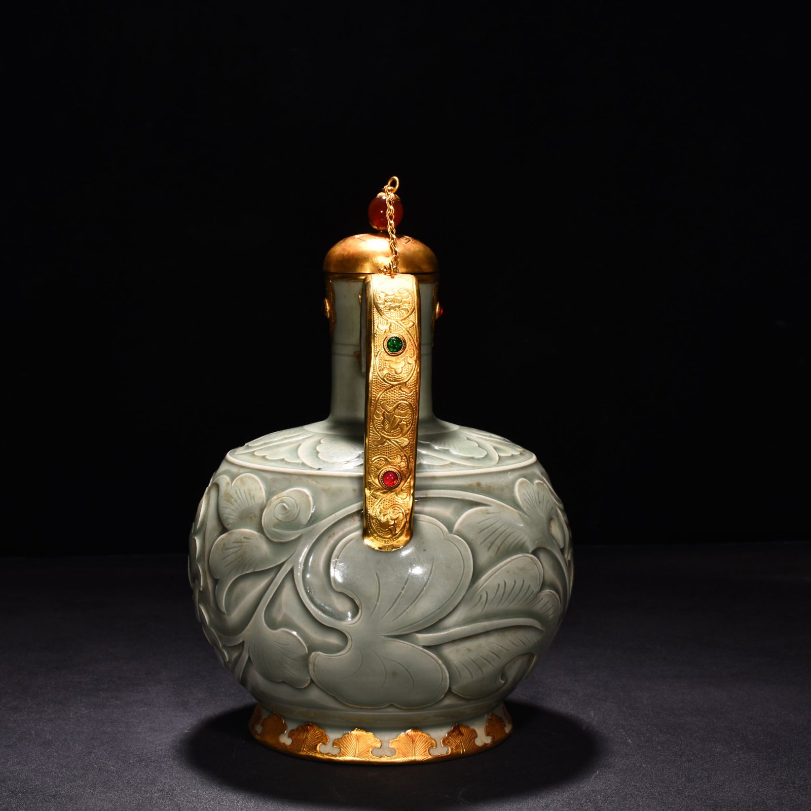 Song Dynasty Yaozhou kiln carved phoenix pattern flower pot