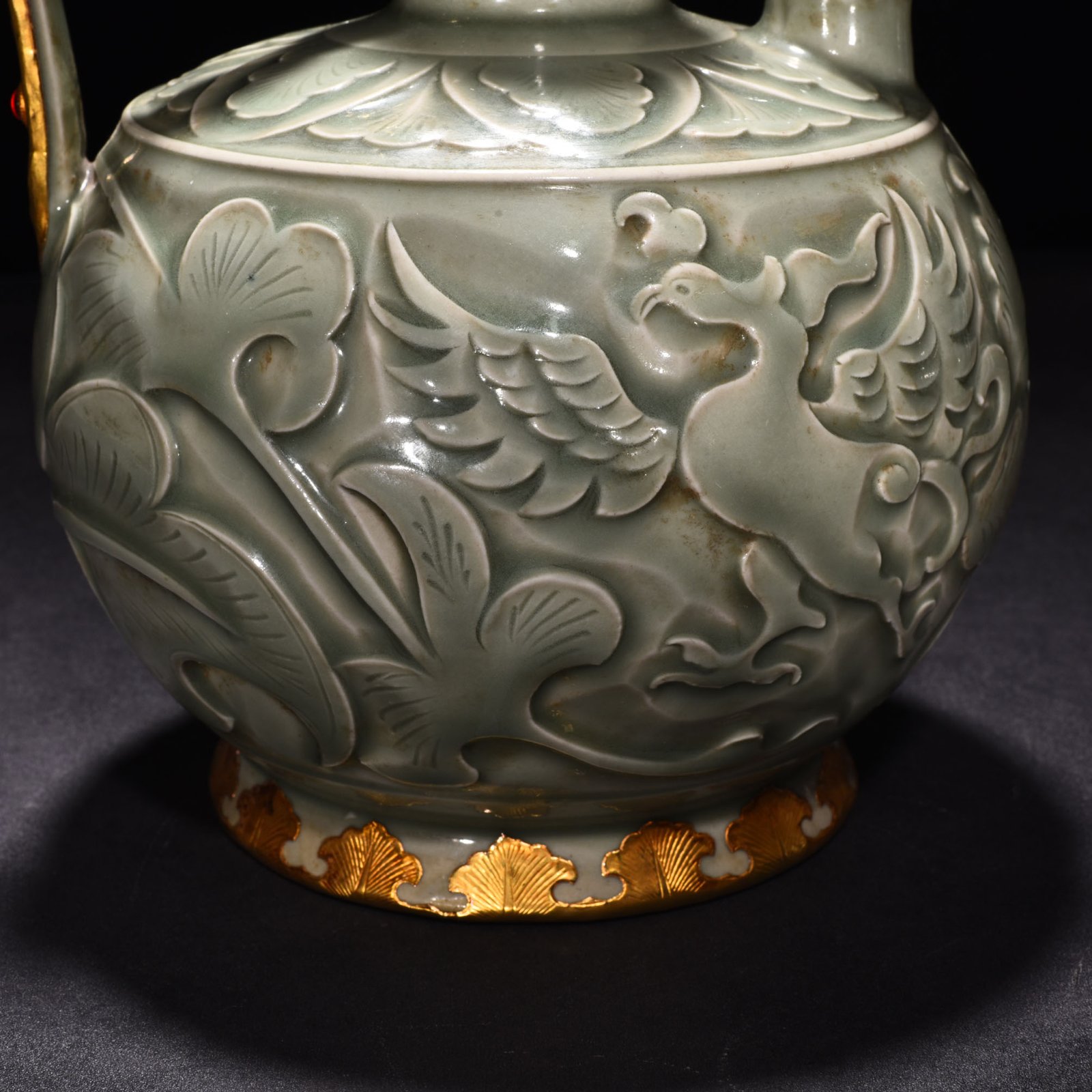Song Dynasty Yaozhou kiln carved phoenix pattern flower pot