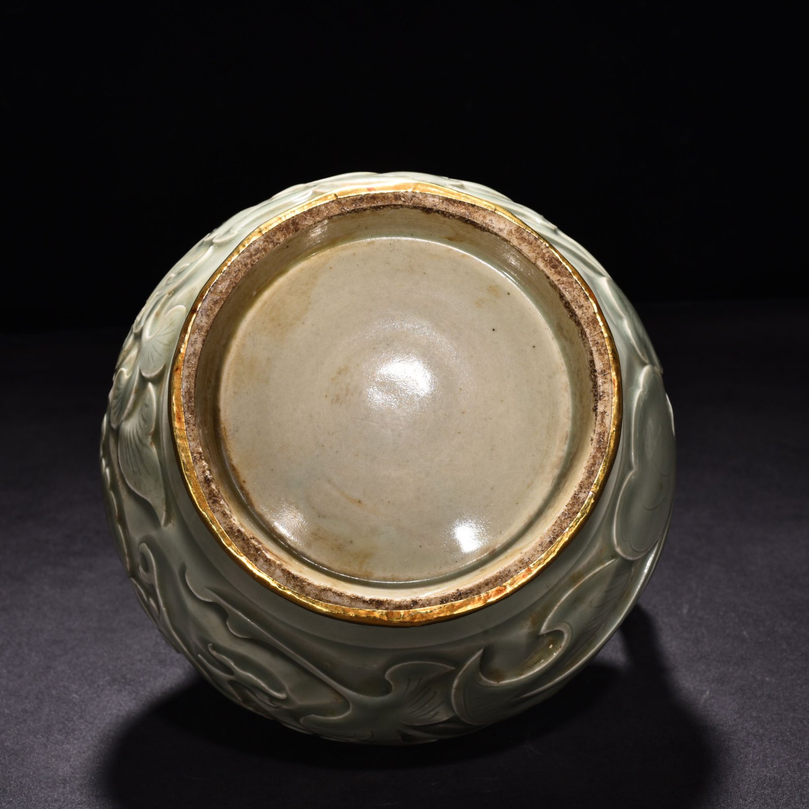 Song Dynasty Yaozhou kiln carved phoenix pattern flower pot