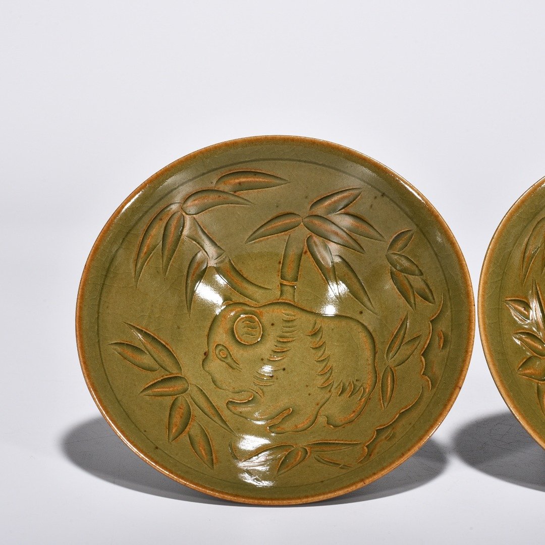 Song Dynasty Yaozhou kiln celadon deep cut panda bamboo hat cup