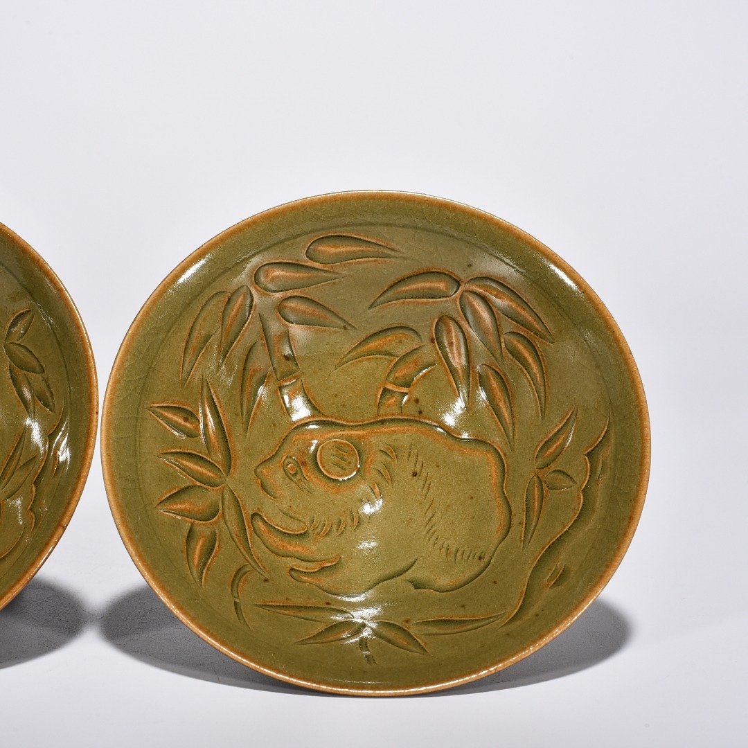 Song Dynasty Yaozhou kiln celadon deep cut panda bamboo hat cup