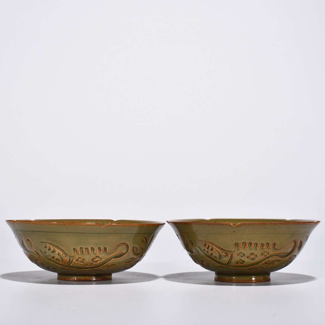 Song Dynasty Yaozhou kiln celadon cup with deep fish and algae pattern