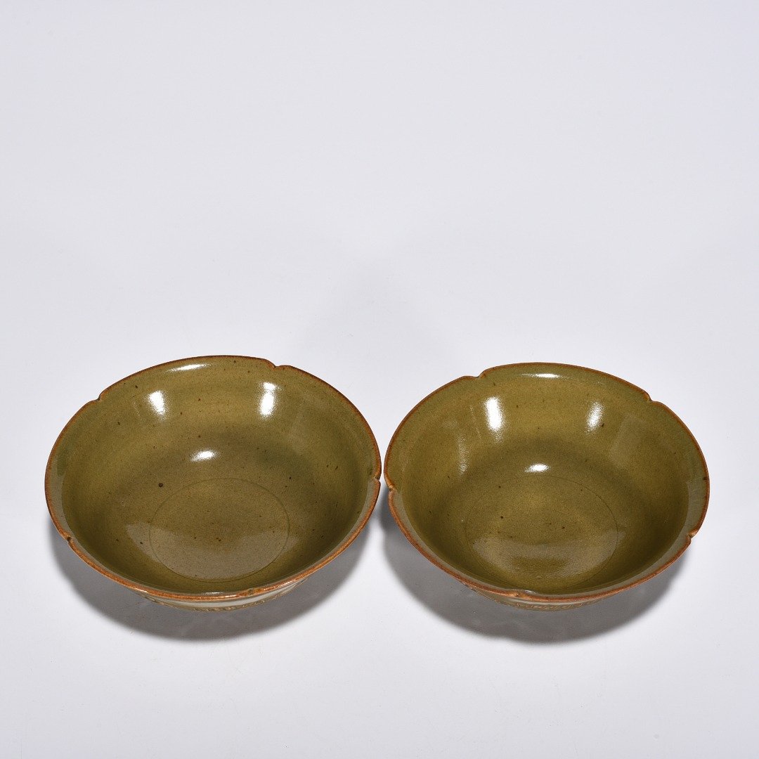 Song Dynasty Yaozhou kiln celadon cup with deep fish and algae pattern