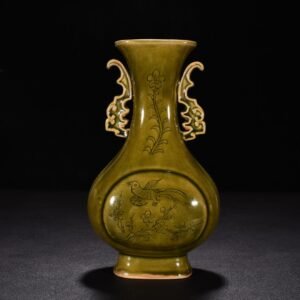 Song Dynasty Yue kiln celadon double eared flat vase